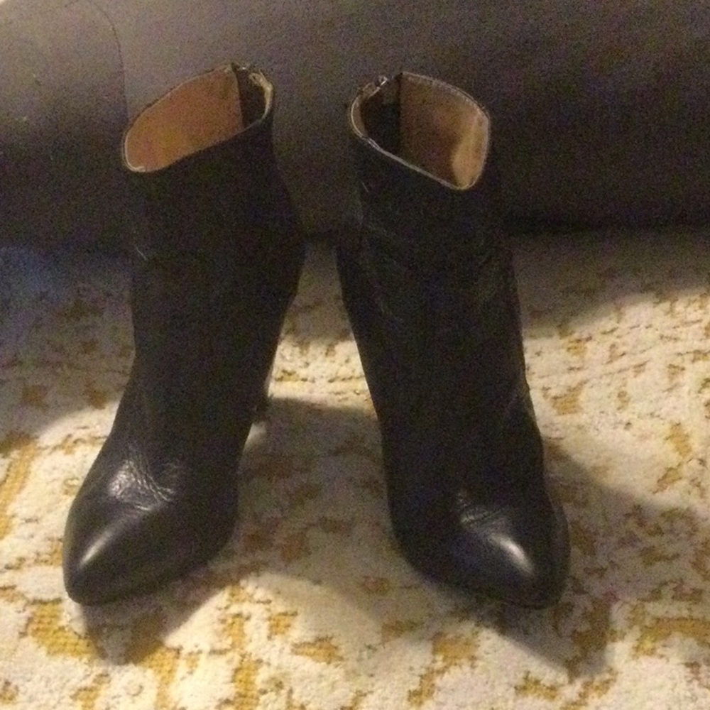 Frye Regina black women’s bootie